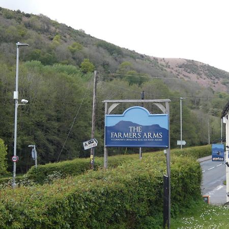 The Farmers Arms, Cwmdu 拉努辛 外观 照片